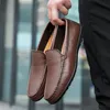 Äkta läder män skor avslappnad lyxmärke loafers italienska mockasiner andas slip vid körning chaussure homme 240229