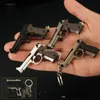 銃のおもちゃ1 4ベレッタ92fピストル形状ポータブルアロイ銃モデルデタッチ可能なキーチェーンフィジェットおもちゃをコレクション大人ギフトT240309