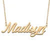 Madisyn Collar con nombre Colgante con placa de identificación personalizada para mujeres Niñas Regalo de cumpleaños Niños Mejores amigos Joyería Acero inoxidable chapado en oro de 18 quilates