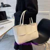 Donna Bottgss Ventss Arco Totes Borse a tracolla primavera maglia nuova borsa da donna ad alta capacità tote grande borsa a reticolo moda singola Have Real Logo