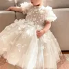 Stylish Flower Girls Dress For Wedding Short ärmar Vit födelsedagsfest Tulle Floral Princess First Communion Ball Gown 240306