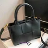 Bottgss Ventss fourre-tout en cuir véritable sac à main de haute qualité cette année populaire couleur unie patchwork petit sac 2023 nouvelles femmes décontractées et sim ont un vrai logo