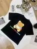 Marka Çocuk T-Shirt Bebek Ayı Desen Bebek Tshirt Boyut 100-150 cm Tasarımcı Bebek Giysileri Yaz Siyah Beyaz Erkek Kızlar Kısa Kollu Tees 24Mar