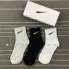 2023 Latest Men Sock Sports Socks Fashion Womens Premium Cotton Classic Letter Breathable 100% Pure Cotton Black and White Basketball Football 684