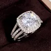 Clusterringen Groothandel platina gesimuleerde diamanten ring bezet met Europese en Amerikaanse dubbellaagse super sprankelende zirkoon
