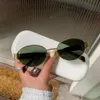 Óculos de sol de luxo, glasses femininos, homens dos mesmos óculos de sol que Triomphe Letter Protection UV Beach Fashion Street Photo Sunnies Metal Full Frame Fixsysses