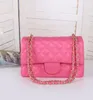 7A Top Designers Bolso de marca de lujo personalizado CCHANNEL Bolso de mujer 2024 Cadena de oro de cuero Crossbody Clip de ganado rosa blanco y negro