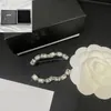 Boutique diamantguldpläterad brosch designad för kvinnors varumärkesbrev broscher vår ny stil klädstift tillbehör med box broscher smycken