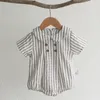 Summer Toddler Kids Stripe Bodysuit Boys Loose TurnDown Collar Jumpsuit Girl Baby Thin Shirt Crawlwear Onesie kläder 240305