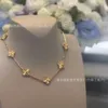 Naszyjnik designerski Vancf Naszyjnik luksus Diamond Agat 18K Gold Clover Naszyjnik kwiatowy z złotem grube naturalny biały fritillaria Live