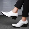 Scarpe eleganti Quinceanera in pelle naturale da uomo da sposa 2024 tacchi da sposa bianco ragazzo sportivo sneakers college allenamento scarpe da ginnastica