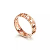 Designer 18k roségouden geometrische letter T-ring en T diamanten set ring breed of smal