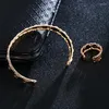 Collana orecchini set braccialetto aperto da donna anello due pezzi gioielli di moda fiore pianta di alta qualità