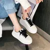Beyaz platform spor ayakkabılar sıradan tasarımcı tahta ayakkabıları lüks moda trend kadınlar gerçek deri kalın taban eğitmenleri