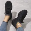 Casual schoenen dames in de uitverkoop 2024 mode gebreide vulcaniseer zomer ademende dames sneakers met veters dames