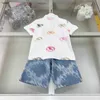 Moda Çocuk Trailtsits Renkli Logo Baskı T-Shirt Set Bebek Giysileri Boyutu 120-170 cm Tasarımcı Kısa Kollu Polo Gömlek ve Şort 24MAR