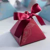 Cadeau Wrap RMTPT 50pcs / lot boîte à bonbons pyramide triangulaire faveurs et cadeaux boîte-cadeau cadeaux de mariage pour les invités décoration de mariage T240309