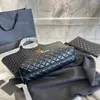 Högkvalitativa designers väska plånböcker Luxurys hangbag Stora butikspåsar Kvinnor Nicare Max Totes Cross Body Shoulder Over Night Bag Mens Leather Purse Fashion Diaper Bags
