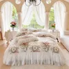 Conjunto de cama de renda branca estilo coreano, king/queen, 4 peças, estampa de rosa, princesa, roupa de cama, capa de edredom, saias, fronhas210c