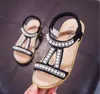 2024 neue Sommer Baby Mädchen Sandalen 3 Farben Mode Süße Perle Baby Mädchen Schuhe Anti-slip Weiche Sohle Strand sandalen Erste Wanderer Prinzessin Schuh