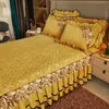 Colcha de inverno de pelúcia quente na cama engrossada saia-estilo bordado algodão colcha capa de cama com fronhas 240304