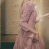 エスニック服ロングガーゼスカート女性エレガントな穏やかなドレスレーススクエアネックセクシーなイブニングパーティーガウンホストプロムベスティドスチョンサム