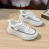 675 Casual 2024 Women's Summer Shoes Läder Hollow Sports Thick Sole Anti Slip Breattable Mångsidig mode 399