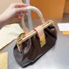 أعلى جودة Crossbody Bag Luxurys Handbags Bag Bag Women Chain Cloud Bag Fashion Classic Brown Flowerbag