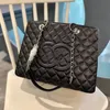 Famoso Black Em Couro Mulher Mulher Bolsa de Bolsa de Designer Tástels Totes Mulheres Bolsas Lady Carta Mensageiro Bolsas de noite femininas Hot