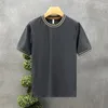 Erkek Tişörtleri 2024 Yaz Kontrast Renk Kısa kollu T-Shirt Erkekler Kore Trend Stili Gevşek Kısa Kol Üstleri Erkek Giyim Q57