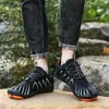 Designer skor casual skor sneakers basketskor arbetskor vit svart ljusgrå tjocka sulor bekväma icke-halk slitage rem