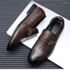 Chaussures décontractées Style britannique pour hommes, mocassins à enfiler en cuir véritable, robe de printemps et d'automne, mode de rue, Business