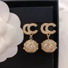 Luxury Diamond Set Pearl Earrings Charm Designer Quality Earring High End Luxury Designtillbehör Valda par Family Gifts 213V
