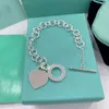 Pulseras de diseñador Auténtica 100% 925 Pulsera de corazón Key Heart clásica de plata esterlina: un regalo de boda atemporal para mujeres joyas exquisitas