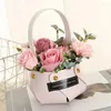 Fleurs décoratives simulées fleur artificielle exquise en cuir sac à main forme panier en plastique Rose Bouquet