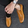 Casual schoenen 2024 voor heren Business Stijlvolle heren slip-on lederen klassieke trouwjurk Comfortabele loafers