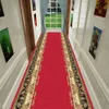 Ковры Красный ковер для прихожей Европейский ковер для свадебного коридора Лестница Домашние напольные дорожки Коврики El Входной проход Длинная спальня188Q