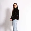 Coniglio lavorato a maglia per donna, cappotto corto a maniche lunghe nero di fascia alta con giunture imitazione, cappotto di pelliccia 307749