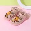 Chaussures de bébé en cuir véritable motif girafe mignonne sandales pour tout-petits pour filles bout fermé anti-dérapant infantile garçons sandales été 240301