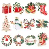 Broches Boosbiy 2024 Chegada Natal Esmalte Boneco de Neve Santa Árvore Sinos Broche Pin Presentes de Natal Acessórios Jóias Finas para Mulheres