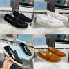 Mocasines de diseñador Zapatillas de deporte para hombre Zapatos con logo triangular para mujer Zapatilla de deporte de cuero Zapatillas de deporte blancas, negras y grises con caja 35-46