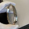 Naszyjnik designerski Vancf Naszyjnik Luksusowy diamentowy agat 18-karatowy V-Gold Bransoletka z kobietą luksusową i lekką i bransoletą
