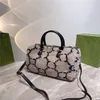 Sac en peluche super doux 30 22 cm en forme d'oreiller sac à main de grande capacité pour femme impression classique noir et gris blanc mode Boston240x