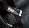 Un sacs de créateur de luxe en cuir 2023 Femmes Messager Sacs-Sacs de messager Designer Luxurys Sac à main crossbody sacs portefeuille Dhgate Saddle Bags V