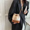 Petit sac Texture pour femmes, magasin Direct d'usine, à la mode, seau à grille de diamant, Niche à bandoulière à chaîne Simple et polyvalente