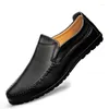 Casual schoenen merk mannen mode mannelijke zachte loafers vrije tijd mocassins slip op rijden zwart rood man lui