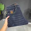 Jeans für Herren 2024 Frühling und Herbst Produkt Modetrend Stickerei Elastische Hautpflege Hochwertige Hose mit geradem Bein