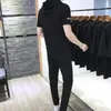 رجال مسارات الرجال الذكور T Shirt الركض أعلى السراويل الركض مجموعات السوائل الرياضية السود