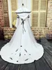 Abito da sposa celtico vintage in bianco e nero con cappuccio a campana maniche lunghe ricamo allacciato abiti da sposa vittoriani medievali corte strascico abiti da sposa linea 2024