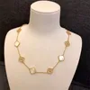 10 Motiv Clover Designer Halsband Diamond Neckor Luxury Jewelry Designer för kvinnor 18K Gold Silver Plated Shell 4/Four Leaf Clover Halsband Fashion Smycken